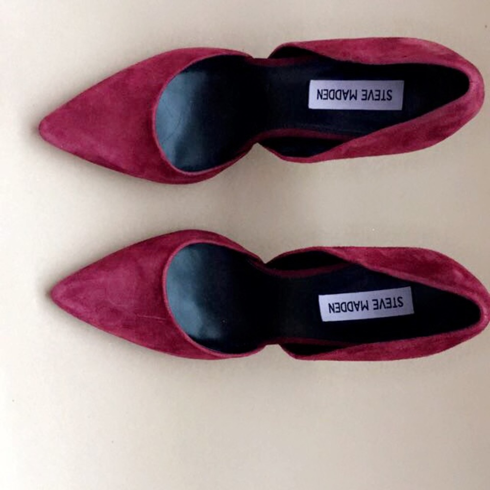 Steve Madden Burgundy Pumps